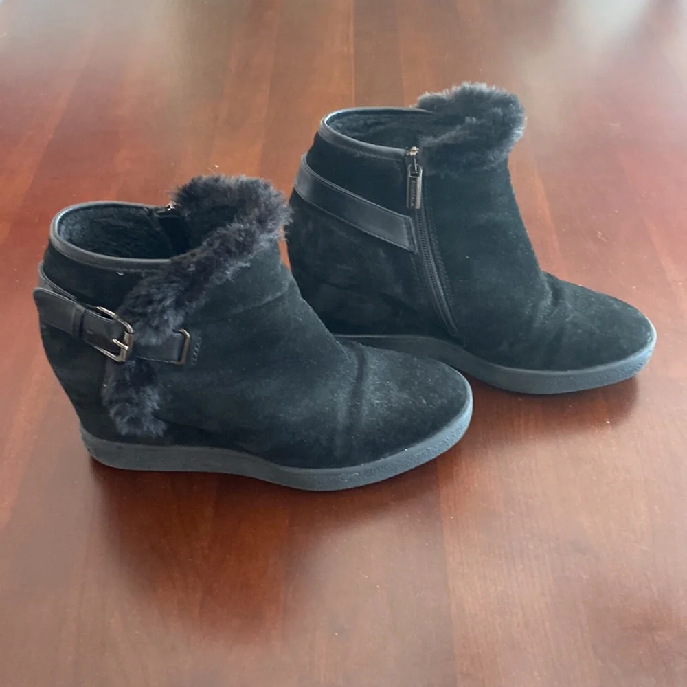 Aquatalia suede booties - Picture 3 of 7